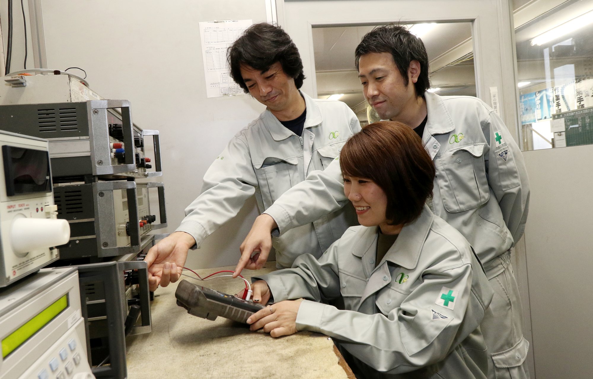 電気計測器の校正作業